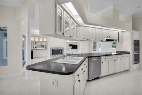 House in Lakeland, Florida 4 bedrooms, 264.03 sq.m. № 1907382 - photo 19