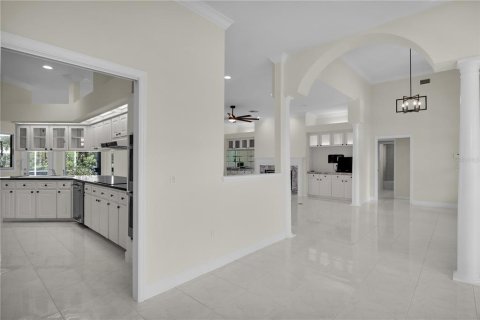 House in Lakeland, Florida 4 bedrooms, 264.03 sq.m. № 1907382 - photo 24