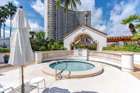 Apartamento en alquiler en Aventura, Florida, 2 dormitorios, 244.33 m2 № 2012254 - foto 25