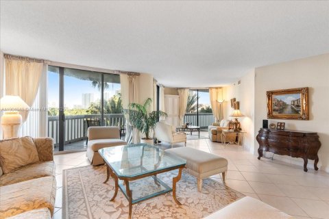 Apartamento en alquiler en Aventura, Florida, 2 dormitorios, 244.33 m2 № 2012254 - foto 10