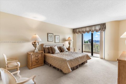 Apartamento en alquiler en Aventura, Florida, 2 dormitorios, 244.33 m2 № 2012254 - foto 19