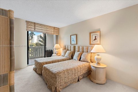 Apartamento en alquiler en Aventura, Florida, 2 dormitorios, 244.33 m2 № 2012254 - foto 15