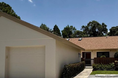 Condo in Palm City, Florida, 2 bedrooms № 2177166 - photo 3