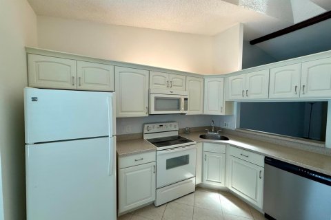Condo in Palm City, Florida, 2 bedrooms № 2177166 - photo 6