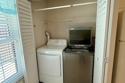 Condo in Palm City, Florida, 2 bedrooms № 2177166 - photo 10