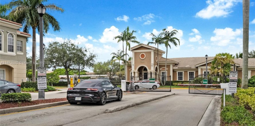 Touwnhouse à Tamarac, Floride 3 chambres, 138.05 m2 № 1897958