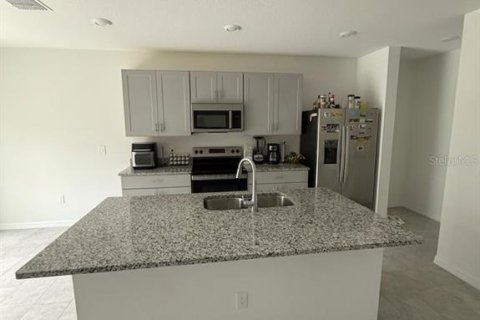Villa ou maison à louer à Haines City, Floride: 3 chambres, 173.73 m2 № 2379431 - photo 3