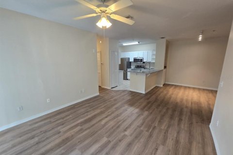 Condominio en alquiler en Orlando, Florida, 3 dormitorios, 111.95 m2 № 1917524 - foto 2