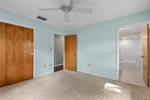 House in Mount Dora, Florida 3 bedrooms, 178.37 sq.m. № 1846670 - photo 17