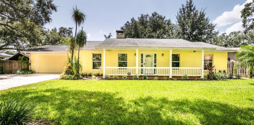 House in Mount Dora, Florida 3 bedrooms, 178.37 sq.m. № 1846670