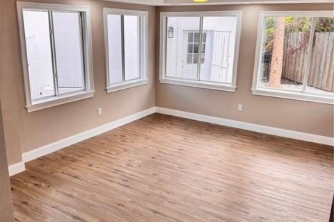 House in Tampa, Florida 3 bedrooms, 193.98 sq.m. № 1778255 - photo 22