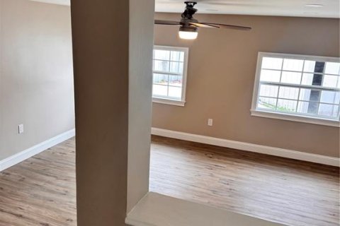 House in Tampa, Florida 3 bedrooms, 193.98 sq.m. № 1778255 - photo 16