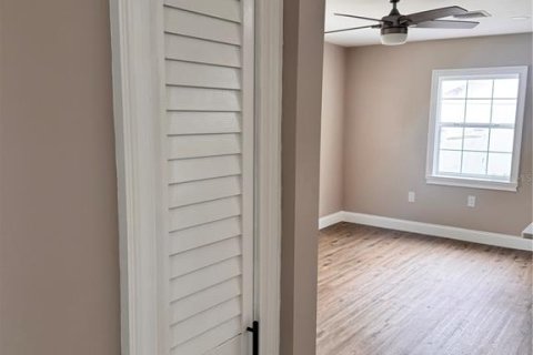 House in Tampa, Florida 3 bedrooms, 193.98 sq.m. № 1778255 - photo 9