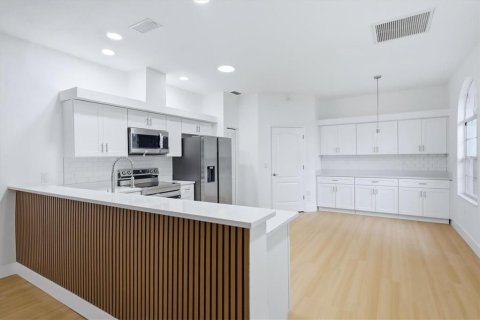 Villa ou maison à vendre à Bradenton, Floride: 2 chambres, 140.93 m2 № 2411518 - photo 10
