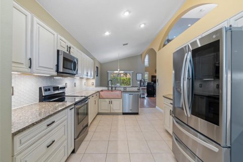 Villa ou maison à vendre à Bradenton, Floride: 3 chambres, 187.48 m2 № 1902347 - photo 12