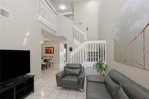Adosado en venta en Miami, Florida, 3 dormitorios, 164.9 m2 № 1836754 - foto 4