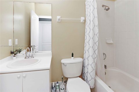 Adosado en venta en Miami, Florida, 3 dormitorios, 164.9 m2 № 1836754 - foto 14