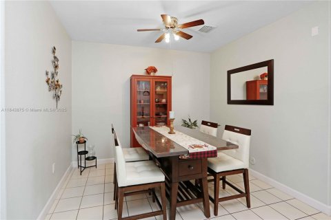 Adosado en venta en Miami, Florida, 3 dormitorios, 164.9 m2 № 1836754 - foto 5