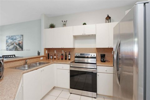 Adosado en venta en Miami, Florida, 3 dormitorios, 164.9 m2 № 1836754 - foto 9