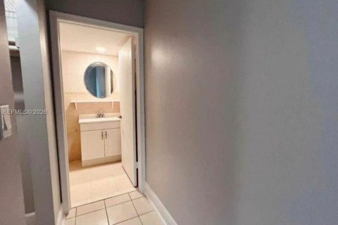 Apartment in Miami, Florida 2 bedrooms, 76.18 sq.m. № 2000997 - photo 8