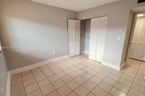 Apartment in Miami, Florida 2 bedrooms, 76.18 sq.m. № 2000997 - photo 5