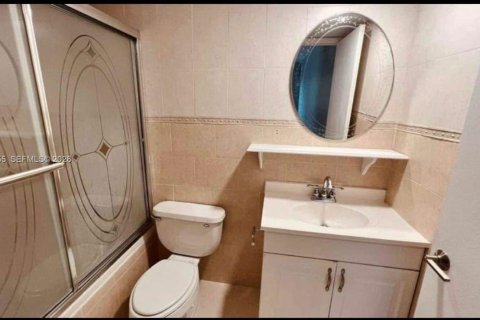 Apartment in Miami, Florida 2 bedrooms, 76.18 sq.m. № 2000997 - photo 7