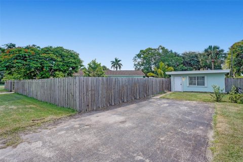 House in Fort Lauderdale, Florida 1 bedroom, 71.44 sq.m. № 2086442 - photo 2