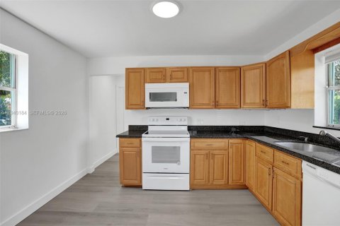 House in Fort Lauderdale, Florida 1 bedroom, 71.44 sq.m. № 2086442 - photo 7