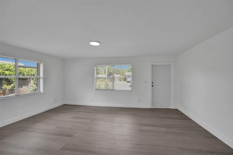 House in Fort Lauderdale, Florida 1 bedroom, 71.44 sq.m. № 2086442 - photo 4