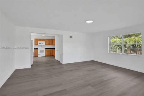 House in Fort Lauderdale, Florida 1 bedroom, 71.44 sq.m. № 2086442 - photo 6