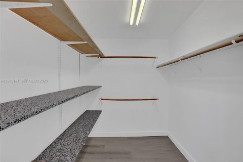 House in Fort Lauderdale, Florida 1 bedroom, 71.44 sq.m. № 2086442 - photo 12