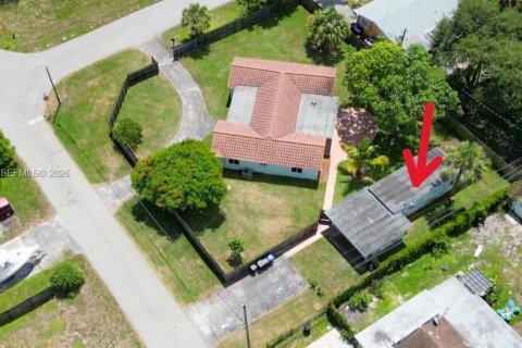 House in Fort Lauderdale, Florida 1 bedroom, 71.44 sq.m. № 2086442 - photo 3