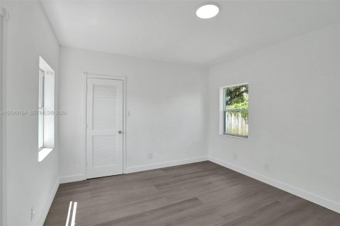 House in Fort Lauderdale, Florida 1 bedroom, 71.44 sq.m. № 2086442 - photo 11