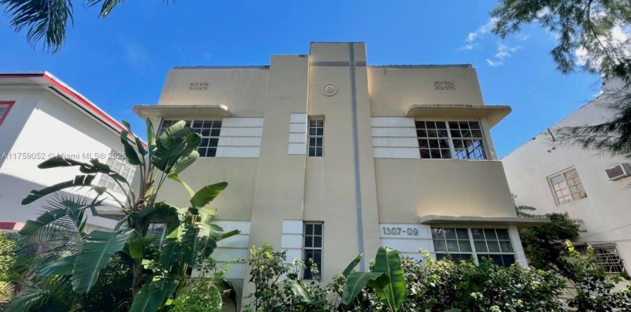 Condo in Miami Beach, Florida, 1 bedroom № 1860676