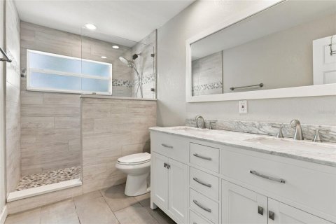 Villa ou maison à vendre à Sarasota, Floride: 2 chambres, 133.69 m2 № 2429258 - photo 21