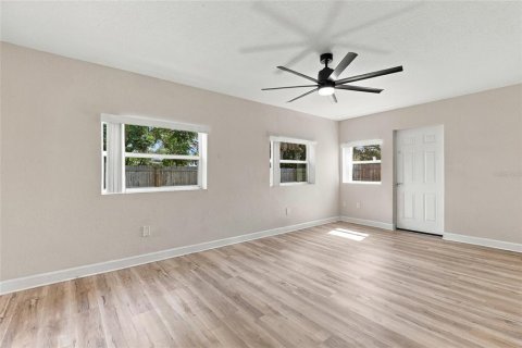 Villa ou maison à vendre à Sarasota, Floride: 2 chambres, 133.69 m2 № 2429258 - photo 15