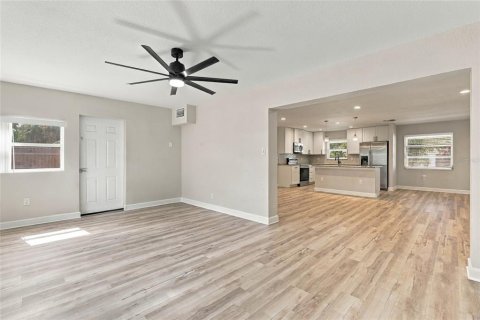 Villa ou maison à vendre à Sarasota, Floride: 2 chambres, 133.69 m2 № 2429258 - photo 2