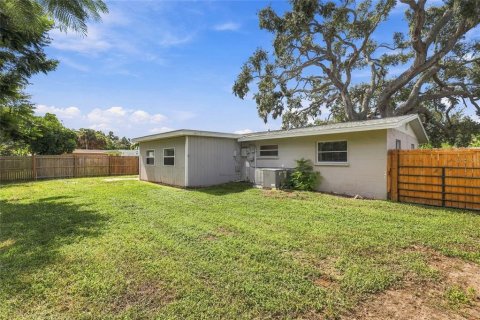 Villa ou maison à vendre à Sarasota, Floride: 2 chambres, 133.69 m2 № 2429258 - photo 25