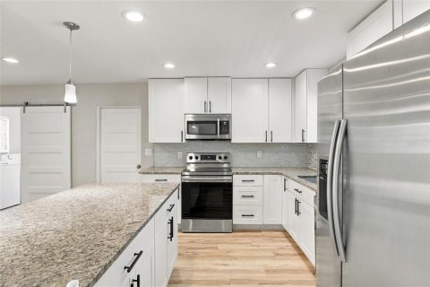 Villa ou maison à vendre à Sarasota, Floride: 2 chambres, 133.69 m2 № 2429258 - photo 8