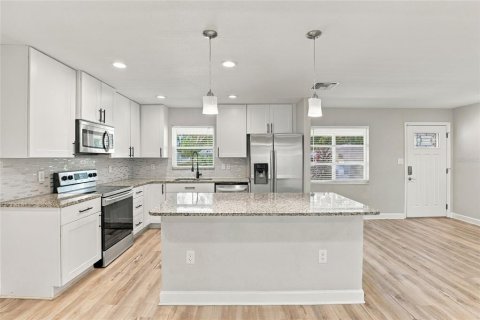 Villa ou maison à vendre à Sarasota, Floride: 2 chambres, 133.69 m2 № 2429258 - photo 5