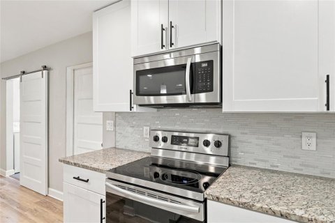 Villa ou maison à vendre à Sarasota, Floride: 2 chambres, 133.69 m2 № 2429258 - photo 10