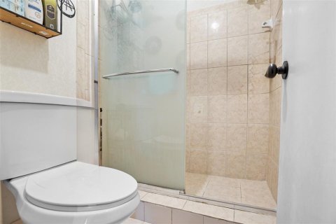 Villa ou maison à vendre à Miami Gardens, Floride: 4 chambres, 161.84 m2 № 2190622 - photo 25