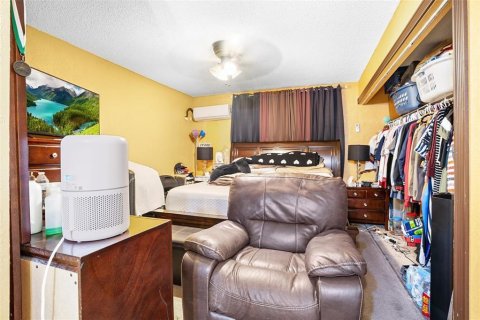 Villa ou maison à vendre à Miami Gardens, Floride: 4 chambres, 161.84 m2 № 2190622 - photo 24