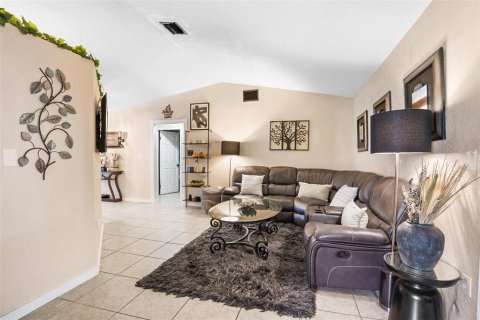 Villa ou maison à vendre à Miami Gardens, Floride: 4 chambres, 161.84 m2 № 2190622 - photo 9