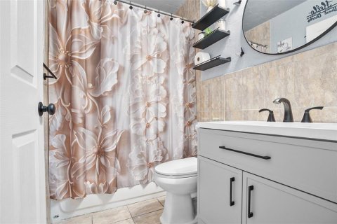 Villa ou maison à vendre à Miami Gardens, Floride: 4 chambres, 161.84 m2 № 2190622 - photo 23