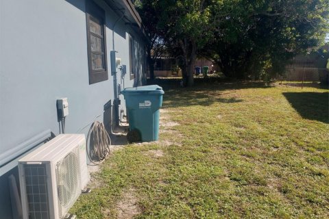 Villa ou maison à vendre à Miami Gardens, Floride: 4 chambres, 161.84 m2 № 2190622 - photo 29