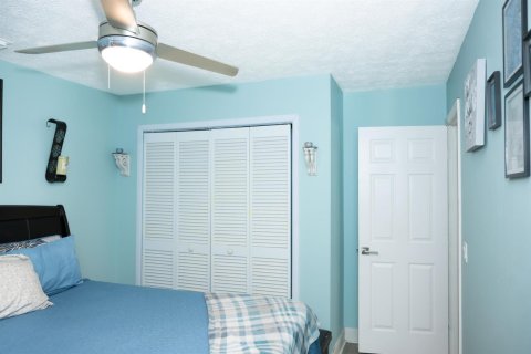 House in Port St. Lucie, Florida 4 bedrooms, 160.26 sq.m. № 2406061 - photo 14