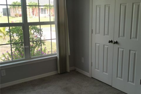 Villa ou maison à vendre à Cape Coral, Floride: 4 chambres, 168.06 m2 № 1959730 - photo 21