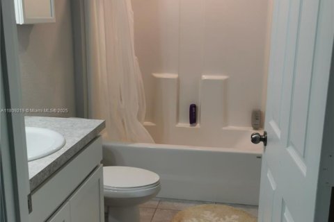 Villa ou maison à vendre à Cape Coral, Floride: 4 chambres, 168.06 m2 № 1959730 - photo 23