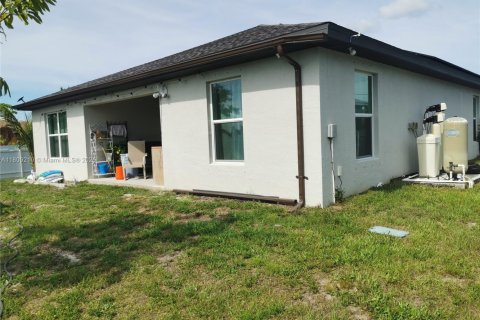 Villa ou maison à vendre à Cape Coral, Floride: 4 chambres, 168.06 m2 № 1959730 - photo 24
